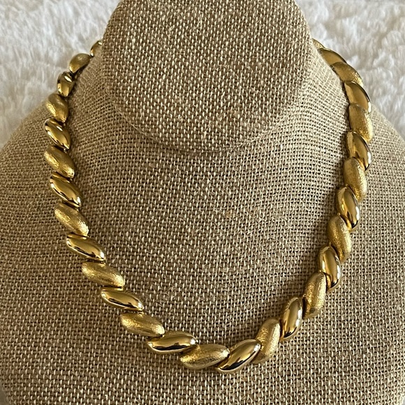 Gold plated twist glossy textured 16” necklace - Picture 1 of 5